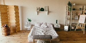 Особенности дизайна вытянутой комнаты: расстановка мебели и цветовое решение